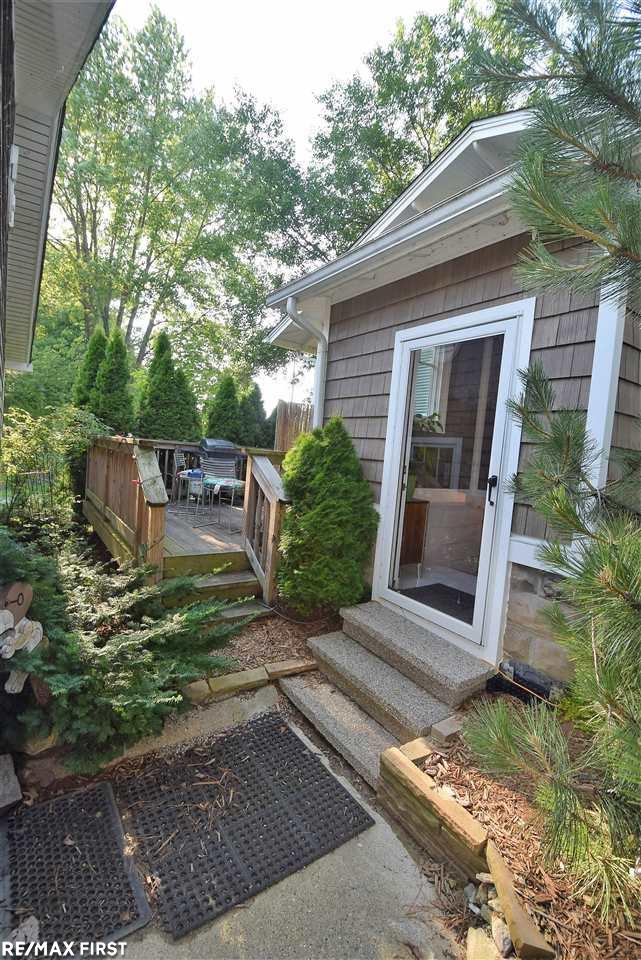 411 Pointe Tremble Road Algonac, MI 48001 - Photo 20 of 49 50047193-19.JPG