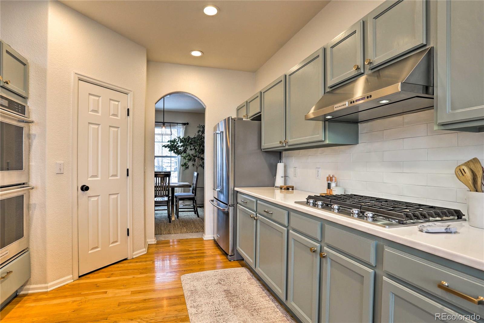 822 Rabbit Run Drive Golden, CO 80401 - Photo 8 of 34