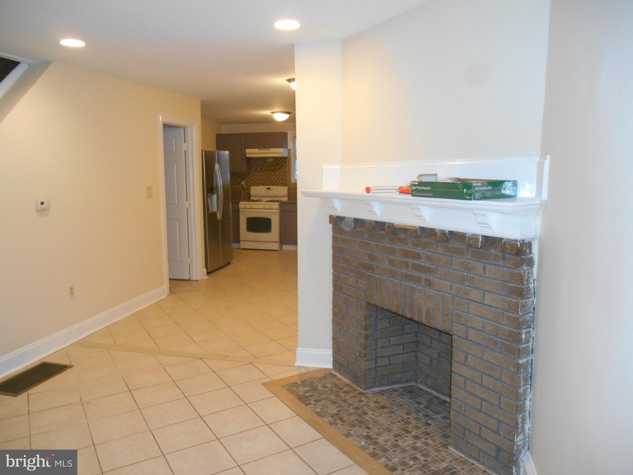 6908 Guilford Road Upper Darby, PA 19082 - Photo 11 of 45 Living Room