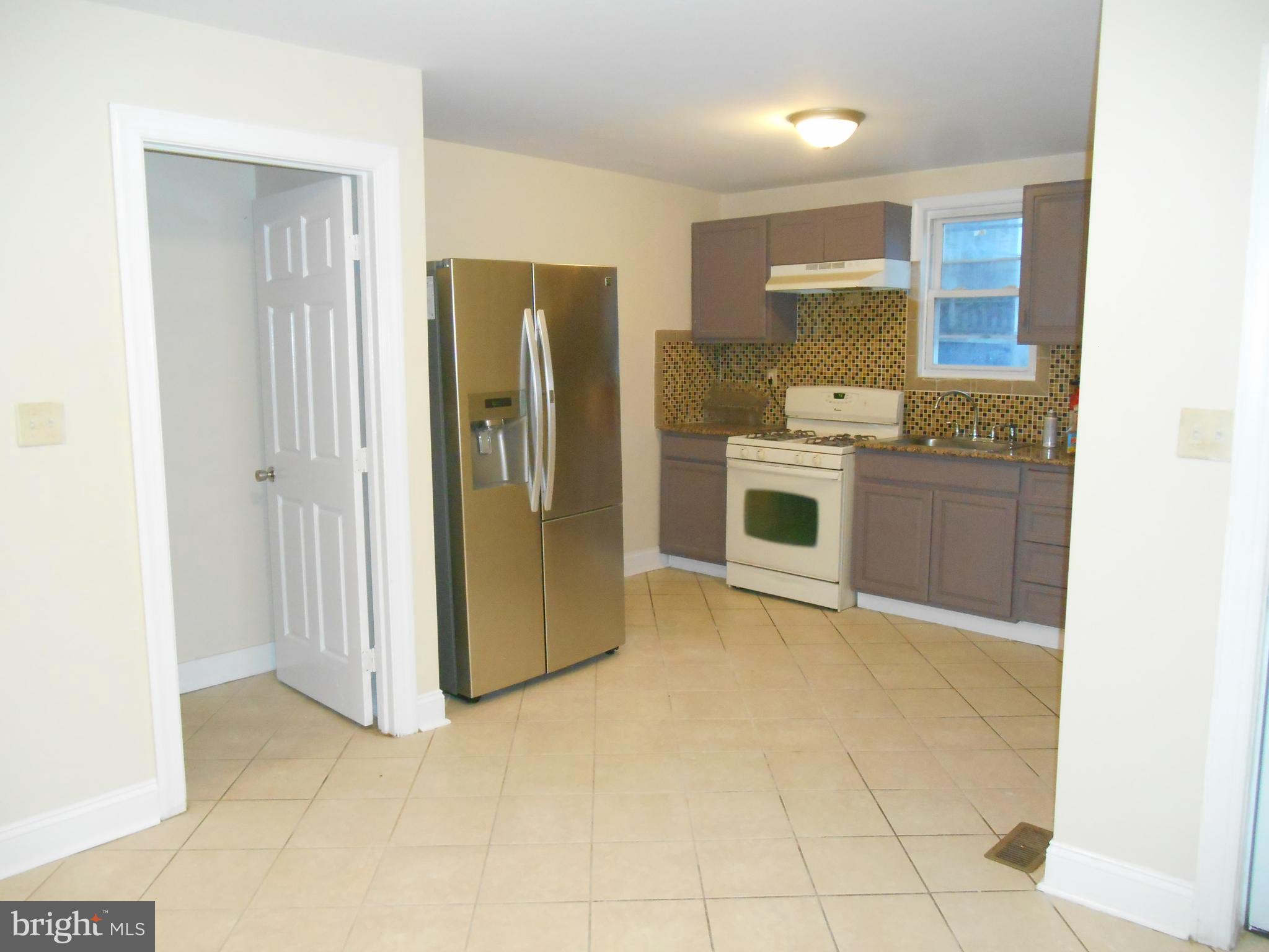 6908 Guilford Road Upper Darby, PA 19082 - Photo 14 of 45 Kitchen
