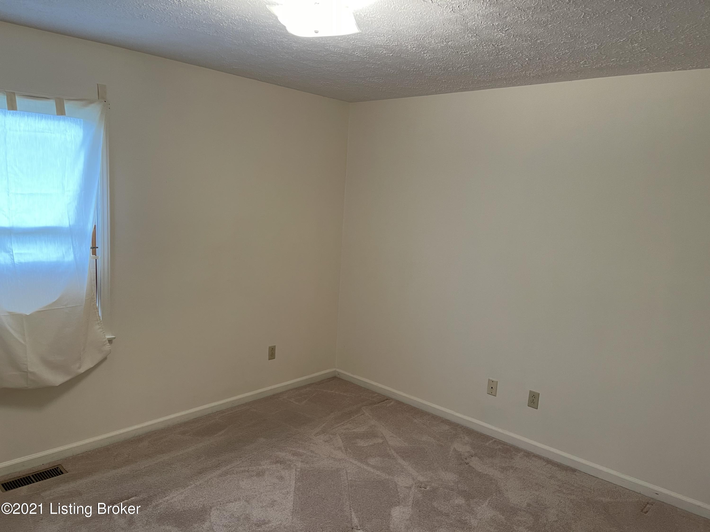1360 Tracy Road Lawrenceburg, KY 40342 - Photo 17 of 22 29