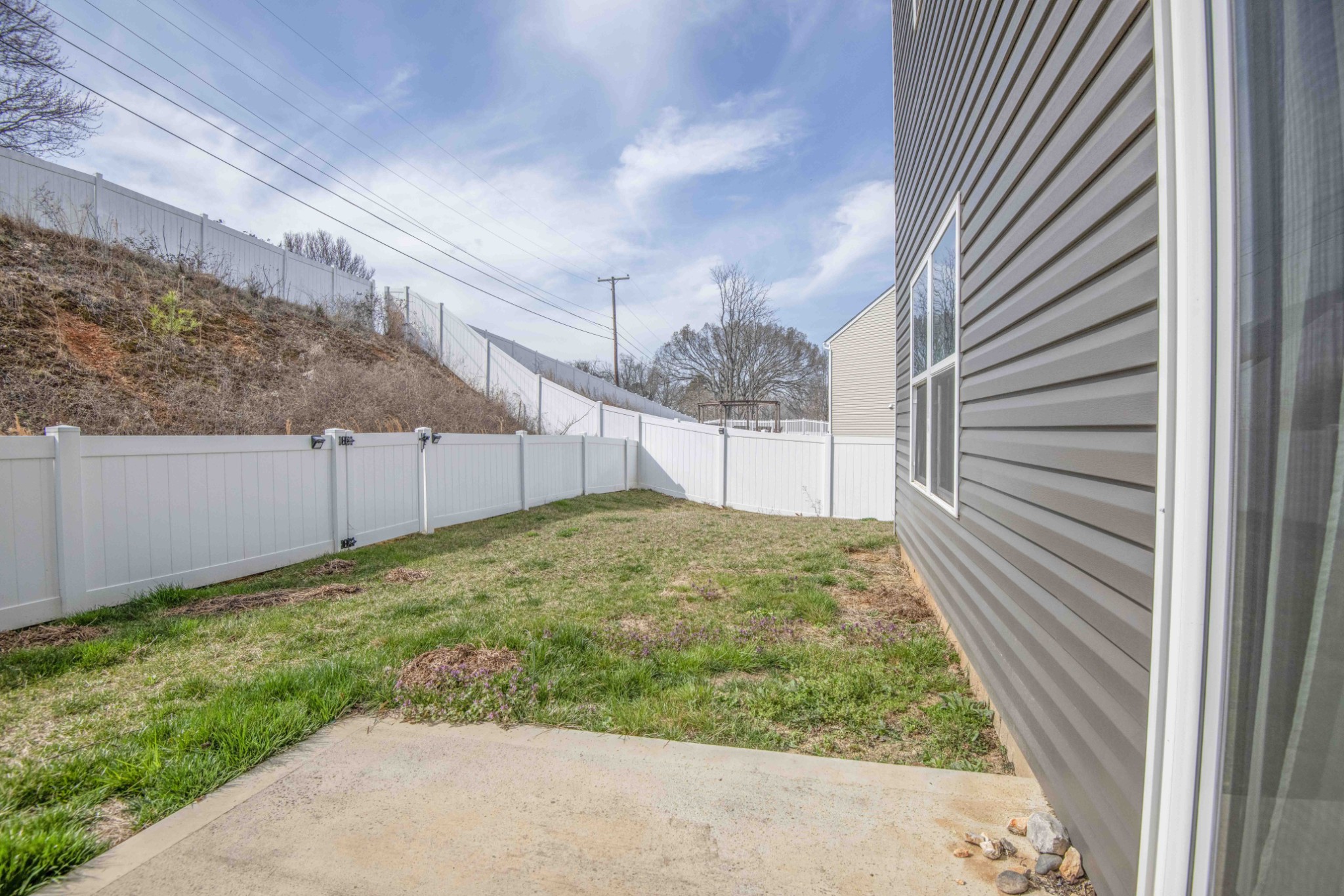 514 Cliff Street Morristown, TN 37814 - Photo 41 of 45 a view of a backyard