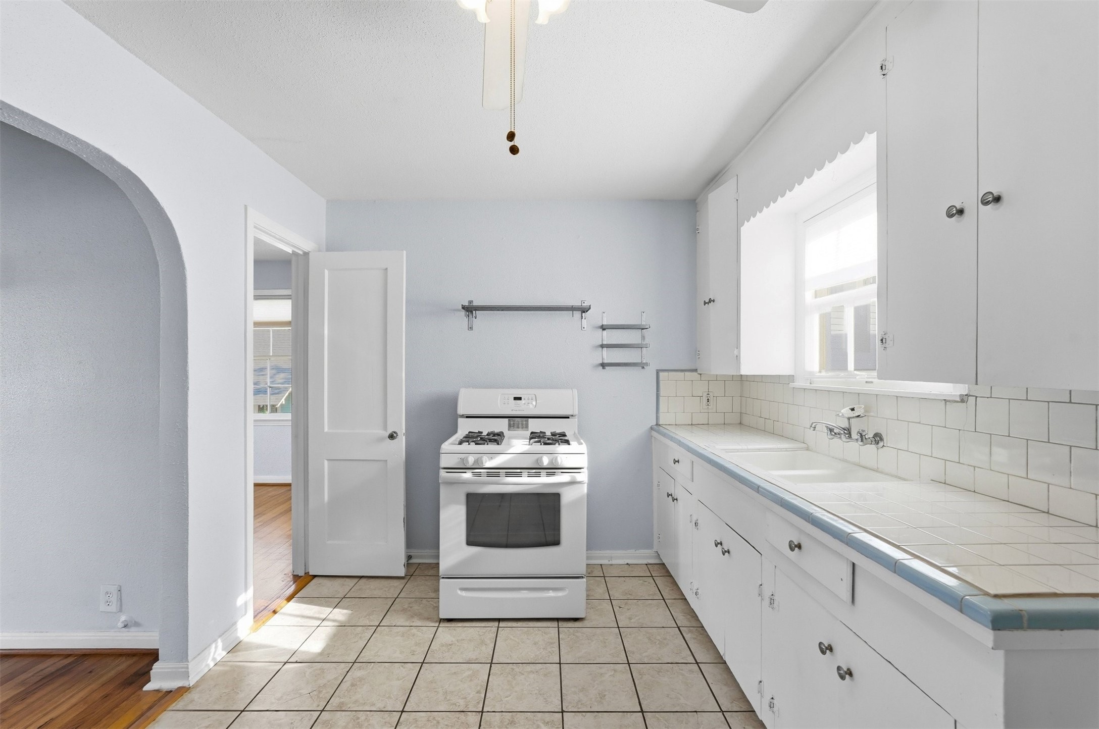 2223 1/2 Singleton Street Houston, TX 77008 - Photo 6 of 10