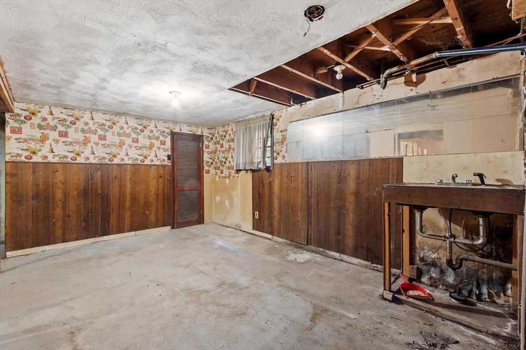 83 McClelland Road Halifax, MA 02338 - Photo 24 of 40