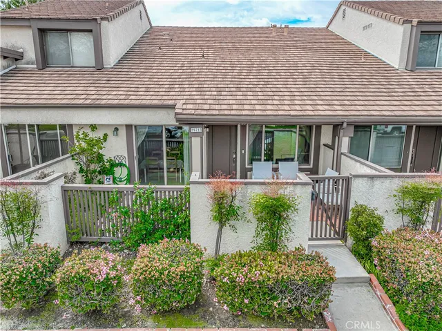$2,500 | 25713 Vista Fairways Drive, Valencia, CA 91355