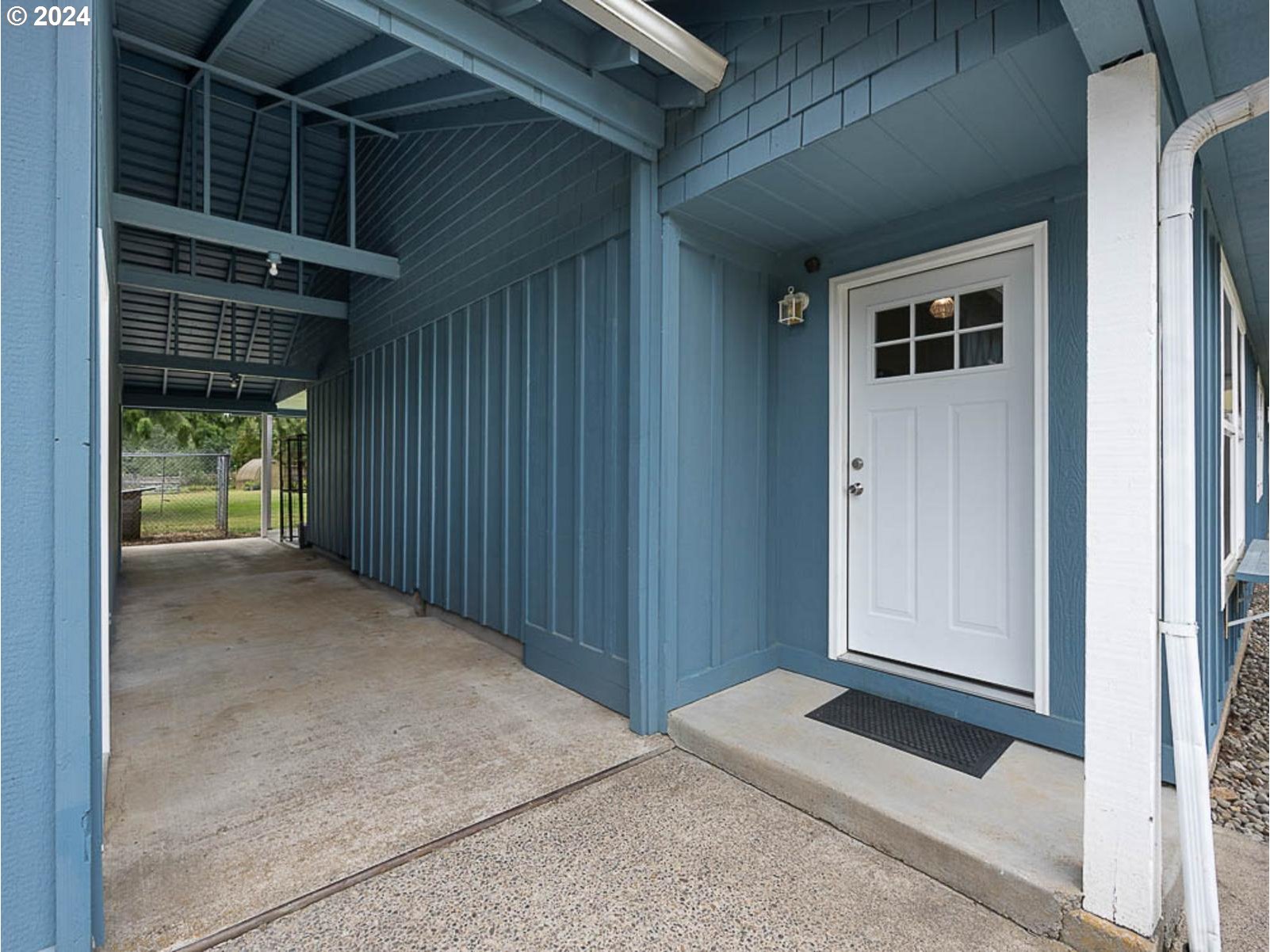 41851 Southeast Wildcat Mountain Drive Sandy, OR 97055 - Photo 3 of 44 a view of entryway