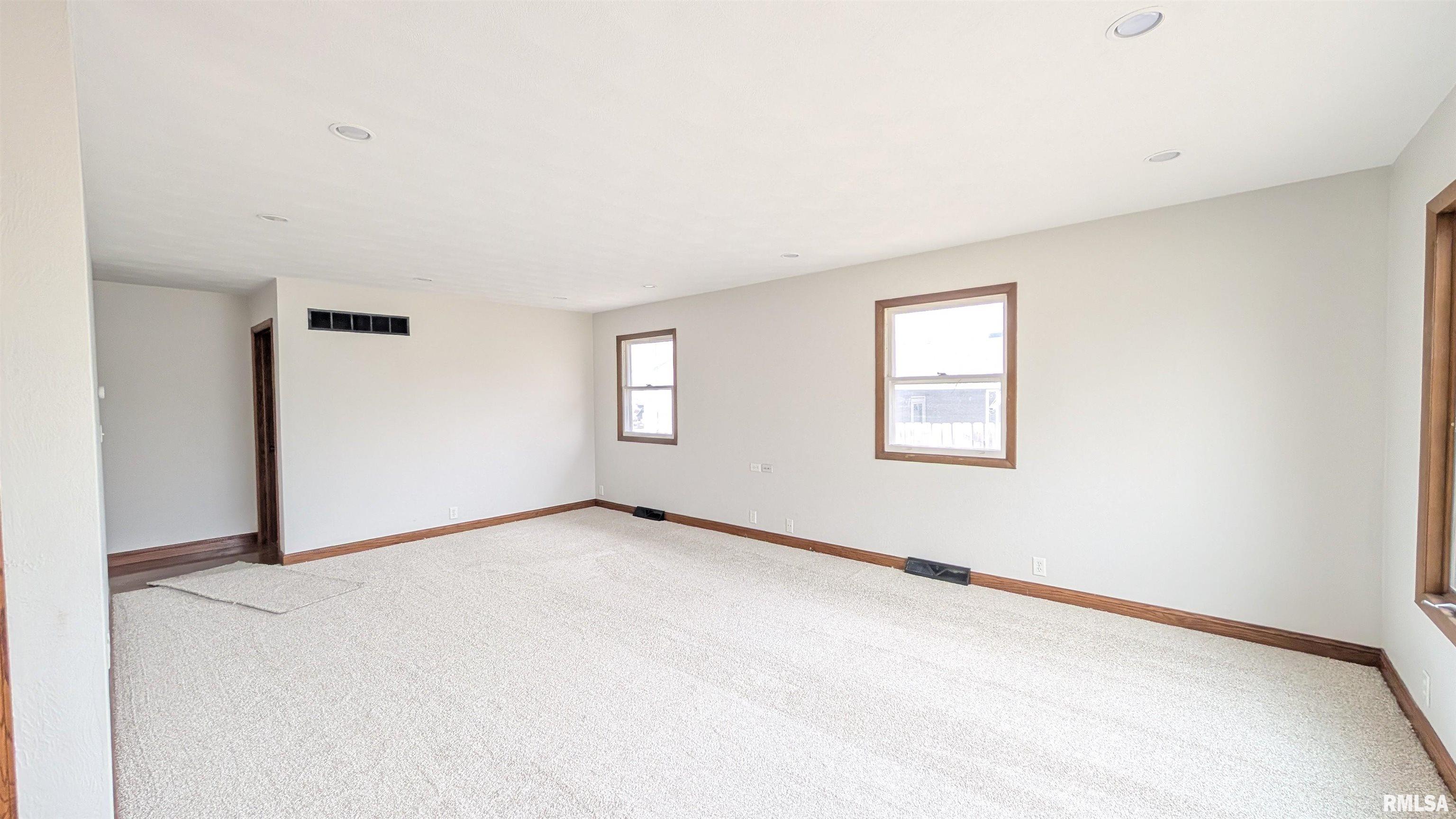 1267 East Locust Street Canton, IL 61520 - Photo 14 of 49