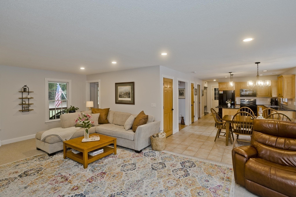 338 Bennett Road Hampden, MA 01036 - Photo 8 of 42 Gallery Image 8