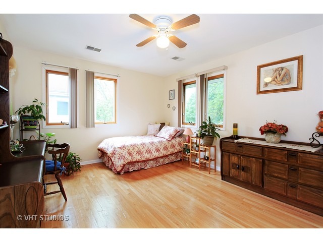 1009 Whitfield Road Northbrook, IL 60062 - Photo 11 of 15