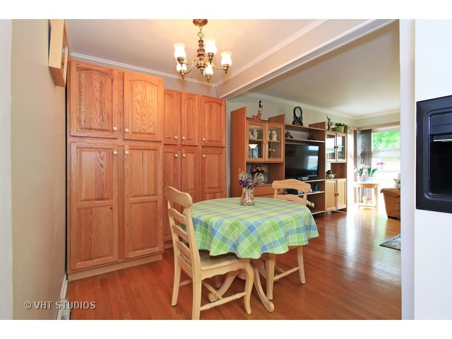 1009 Whitfield Road Northbrook, IL 60062 - Photo 4 of 15