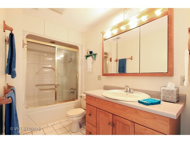 1009 Whitfield Road Northbrook, IL 60062 - Photo 9 of 15