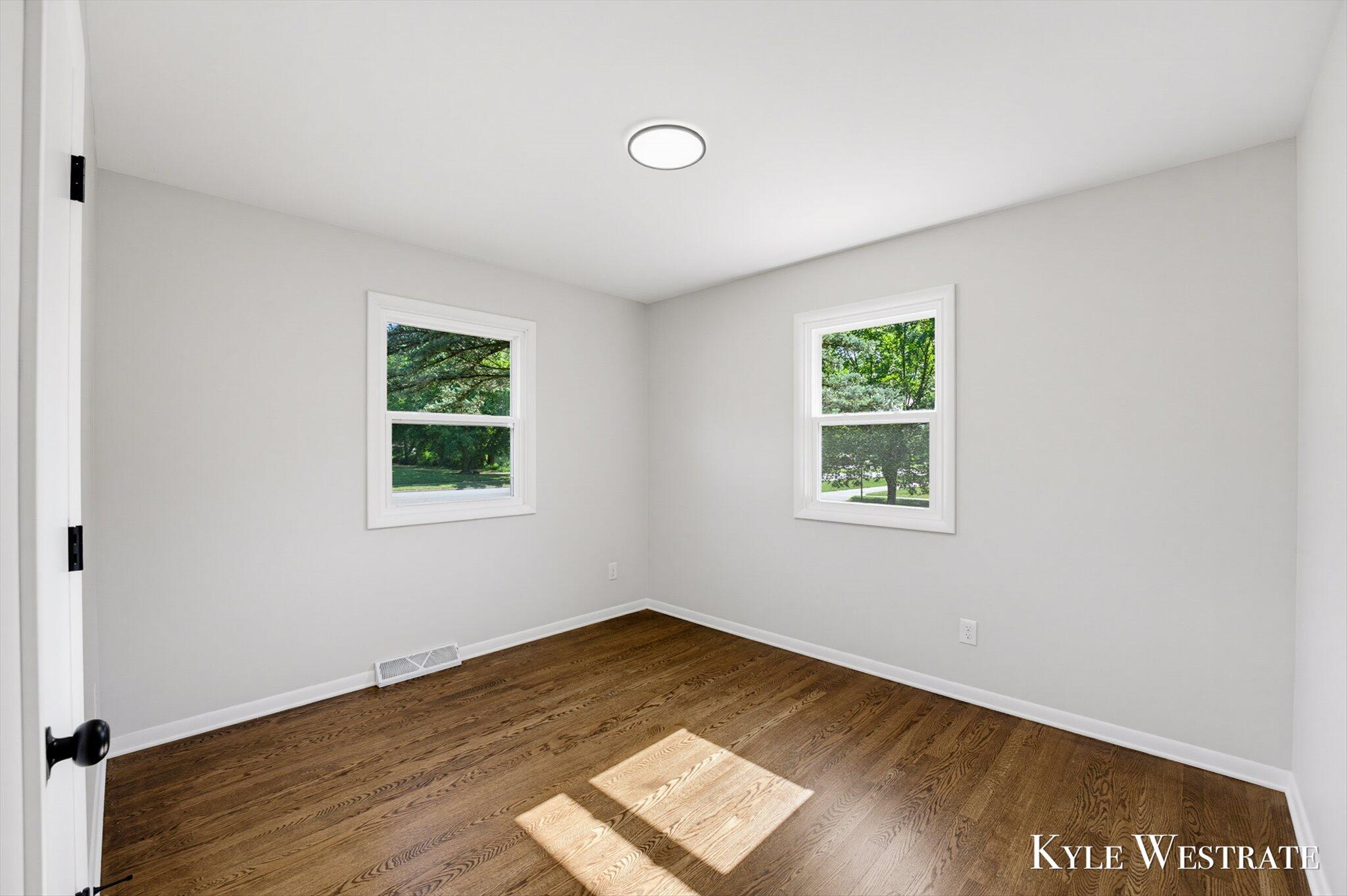 1126 3 Mile Road Northwest Grand Rapids, MI 49544 - Photo 20 of 31 17-AIV00086