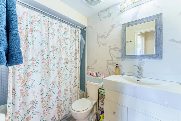 $179,900 | 2333 North Neva Avenue, Unit 403C, Chicago, IL 60707