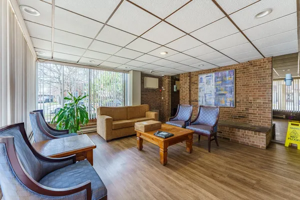 $179,900 | 2333 North Neva Avenue, Unit 403C, Chicago, IL 60707