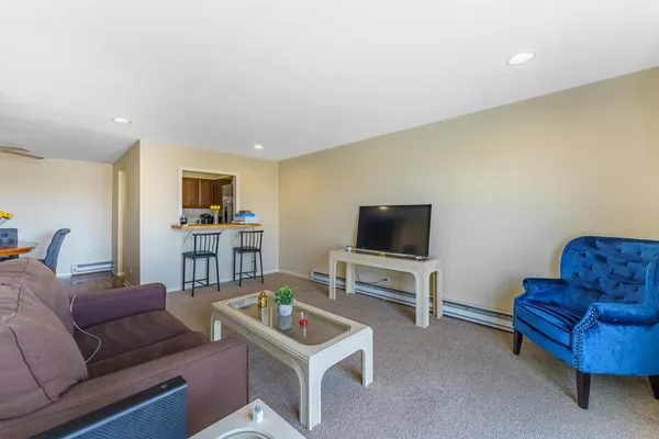 $179,900 | 2333 North Neva Avenue, Unit 403C, Chicago, IL 60707