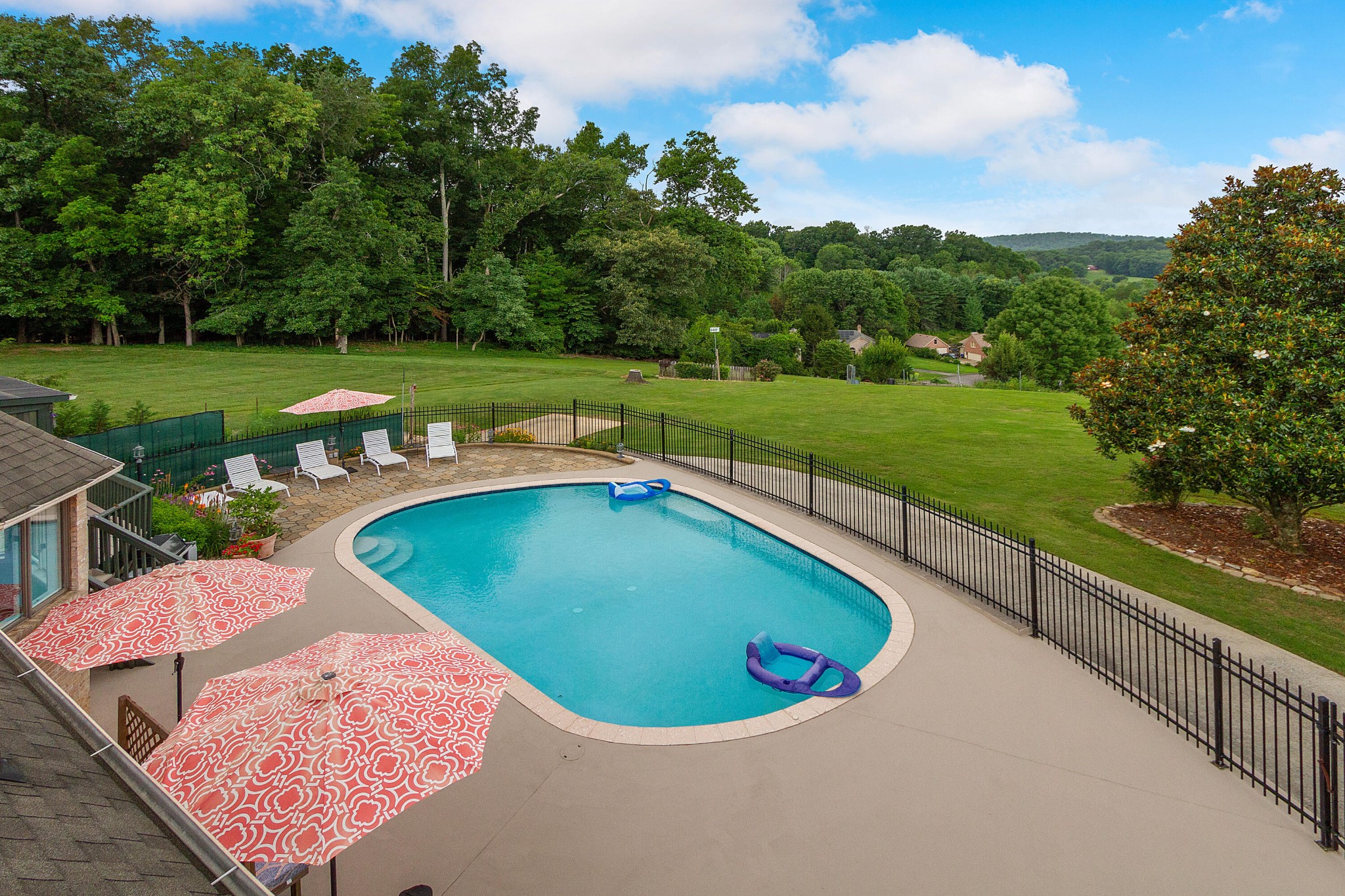 19 Raintree Place Oak Ridge, TN 37830 - Photo 3 of 40 Gallery Image 3