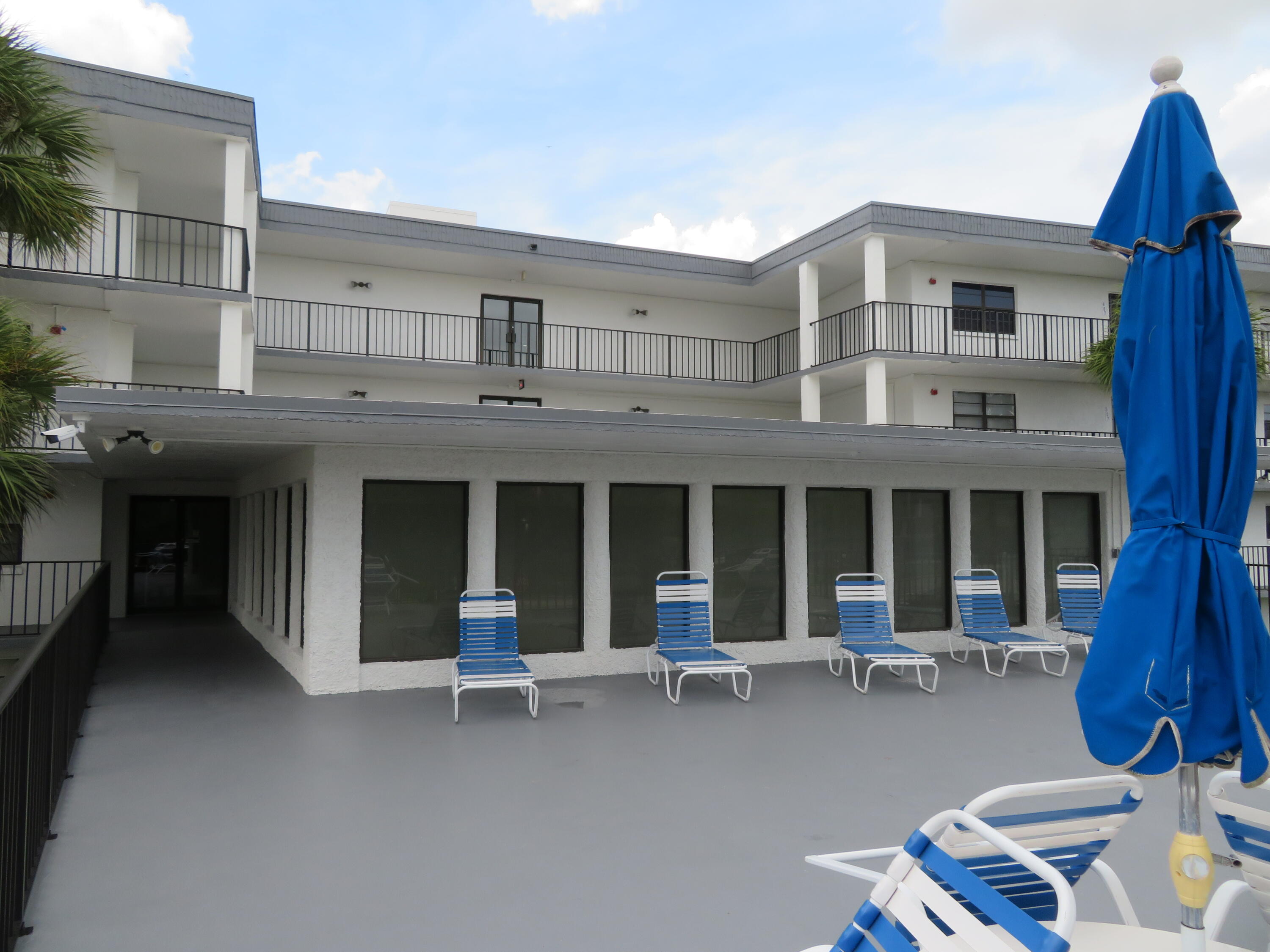 9233 Southwest 8th Street, Unit 122 Boca Raton, FL 33428 - Photo 17 of 44 32_9233_Bldg._Sundeck