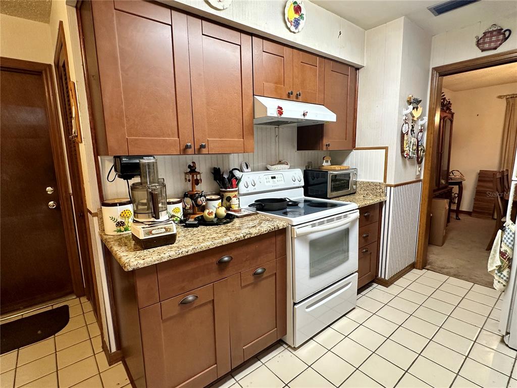 723 Gaston Foster Road Orlando, FL 32807 - Photo 6 of 26 Gallery Image 6