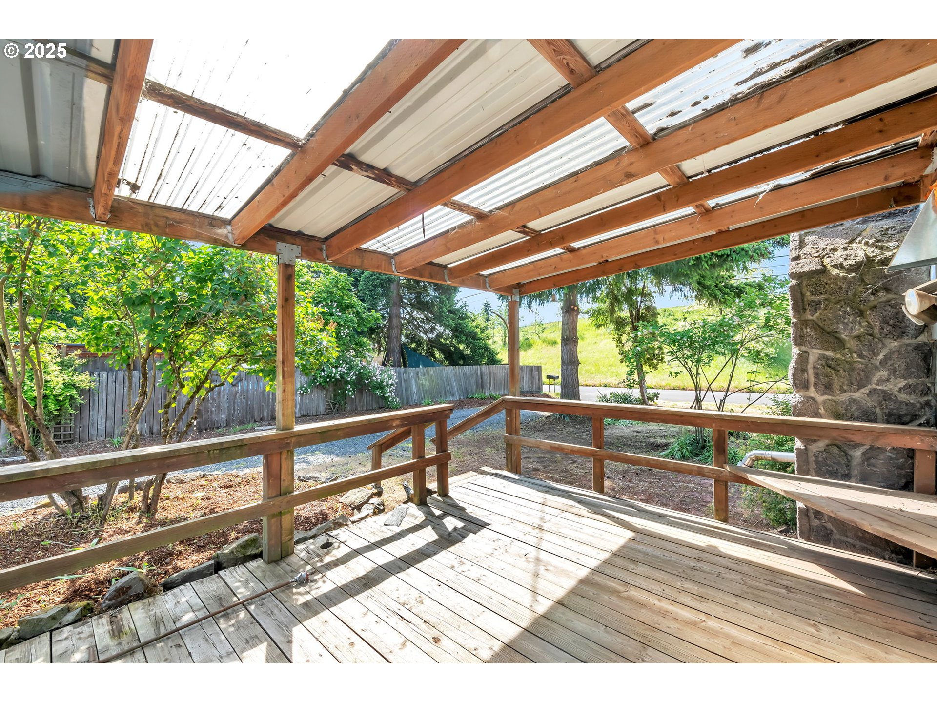 1325 Maxwell Road Eugene, OR 97404 - Photo 4 of 9 Gallery Image 4
