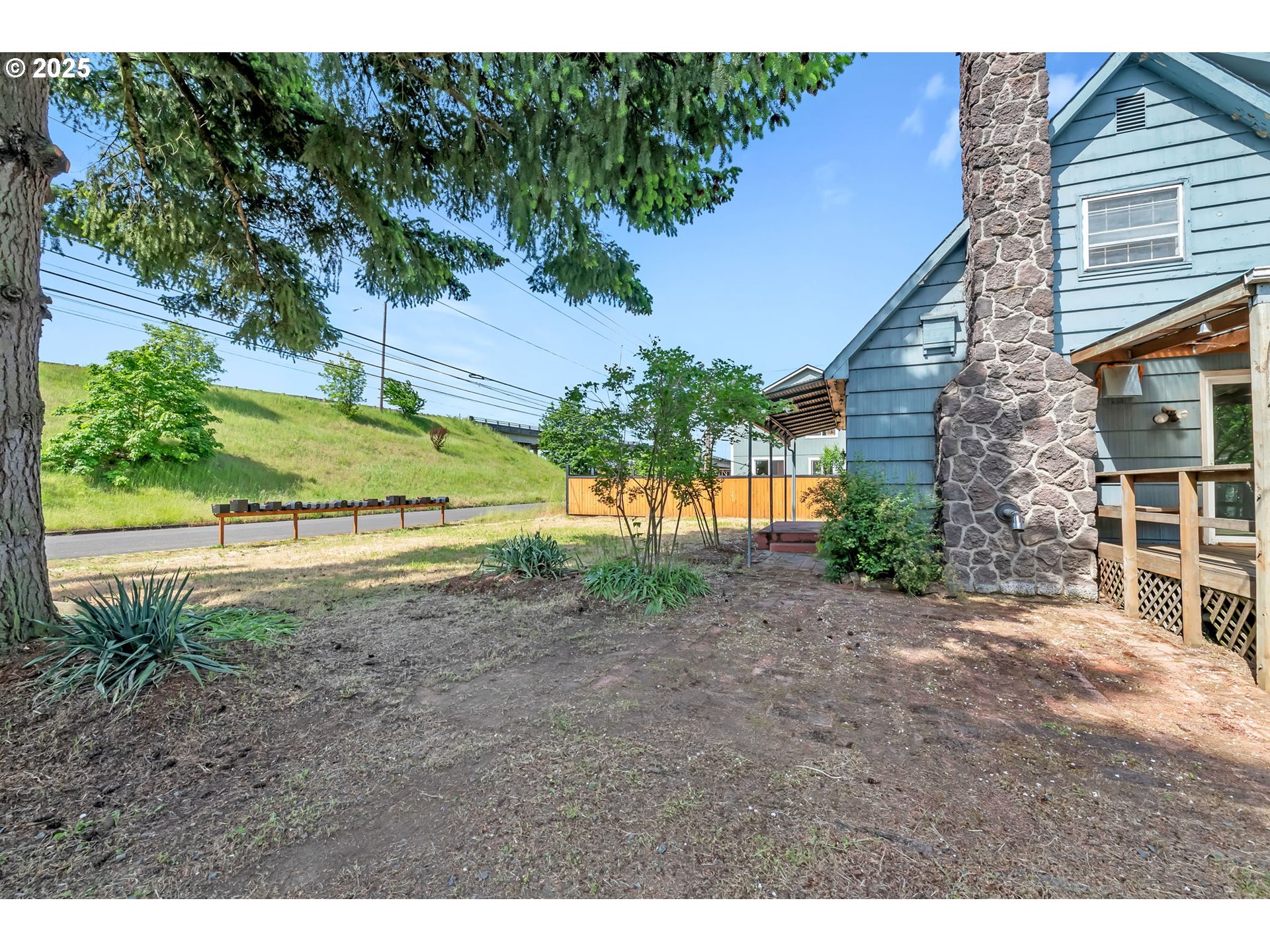 1325 Maxwell Road Eugene, OR 97404 - Photo 5 of 9 Gallery Image 5