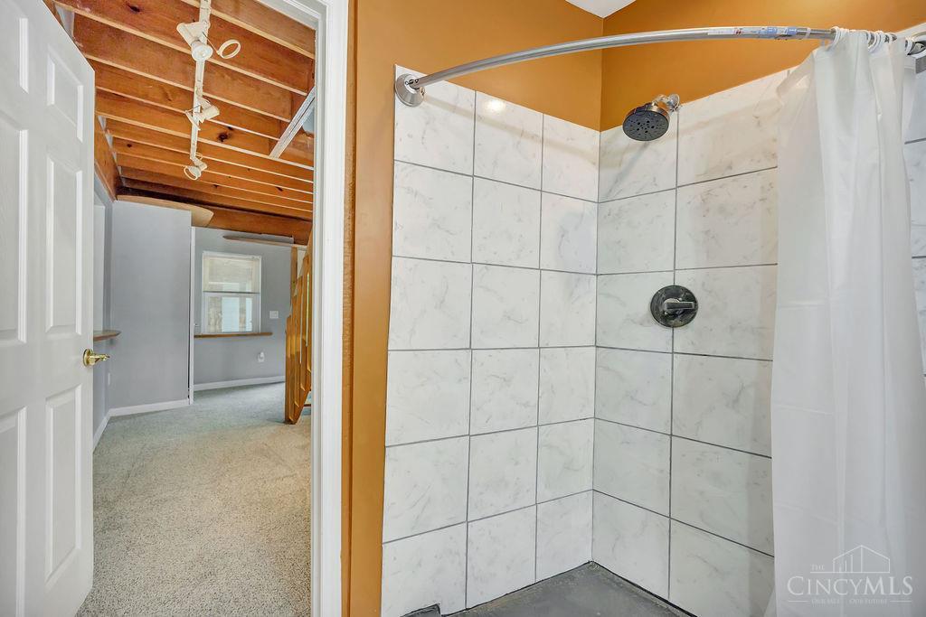 6851 Taylor Road Cincinnati, OH 45248 - Photo 19 of 50