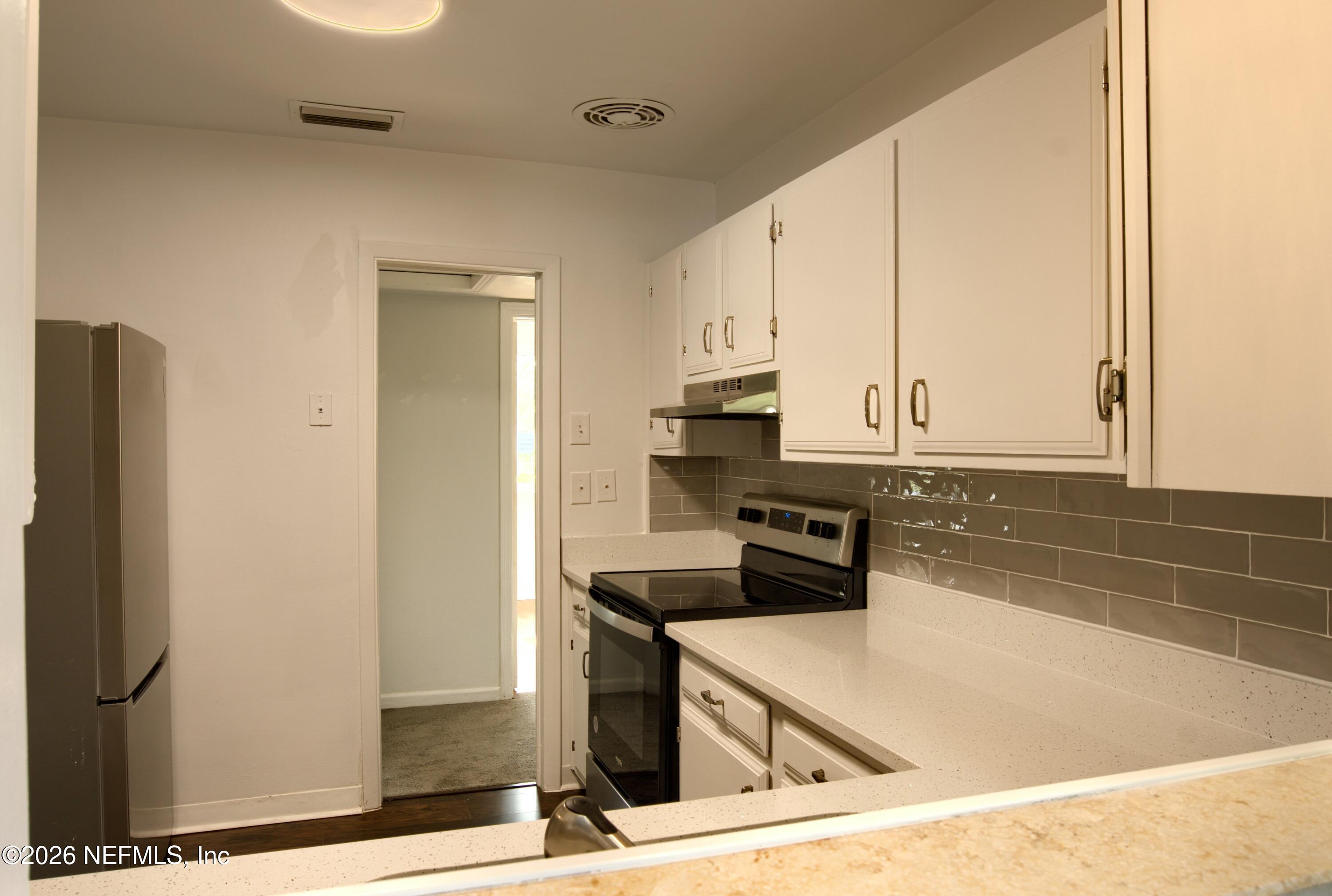 1370 Labelle Street Jacksonville, FL 32205 - Photo 7 of 27 KitchenSink