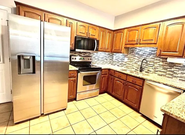 $409,500 | 164 Danbrooke Drive, Collierville, TN 38017