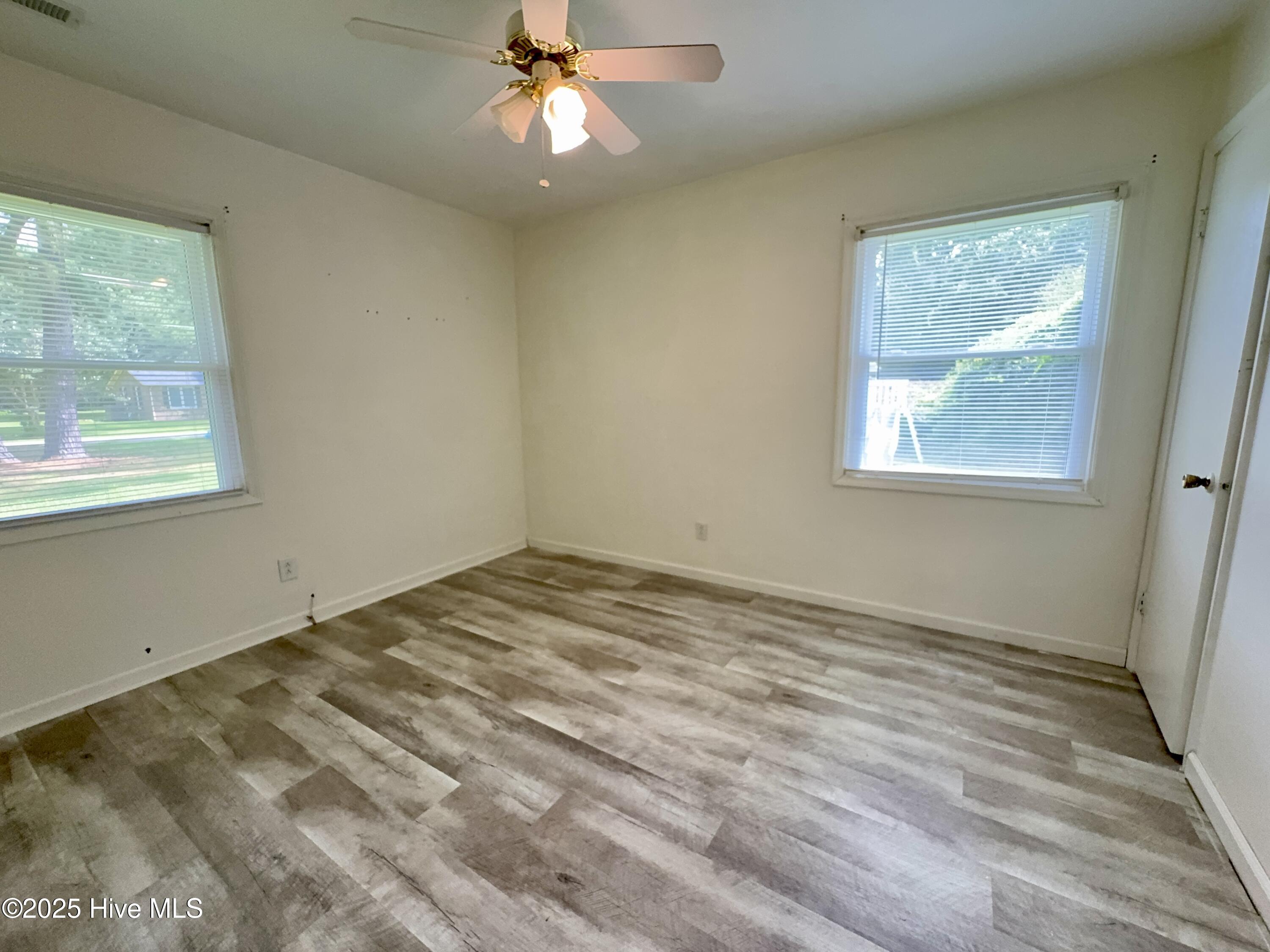 2001 Savin Road Elizabeth City, NC 27909 - Photo 6 of 31 Bedroom 1