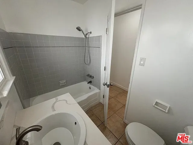 $1,900 | 4131 Palmwood Drive, Unit 2, Los Angeles, CA 90008