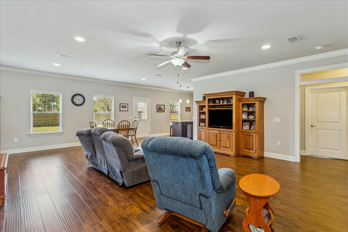 2179 Ranch Drive Navarre, FL 32566 - Photo 5 of 35 Gallery Image 5