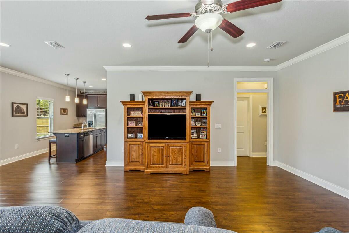 2179 Ranch Drive Navarre, FL 32566 - Photo 6 of 35 Gallery Image 6