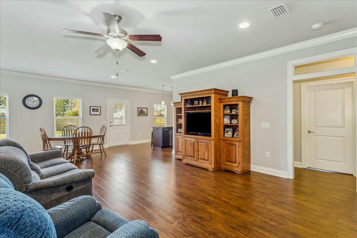 2179 Ranch Drive Navarre, FL 32566 - Photo 7 of 35 Gallery Image 7