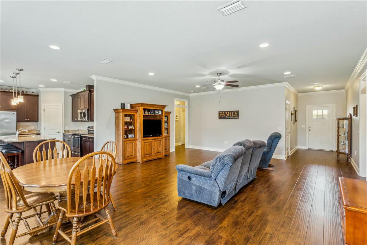 2179 Ranch Drive Navarre, FL 32566 - Photo 10 of 35 Gallery Image 10