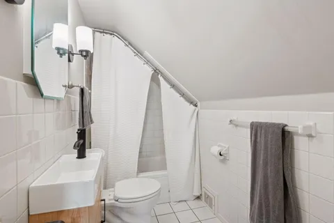 $485,000 | 3940 Brunswick Avenue South, St. Louis Park, MN 55416