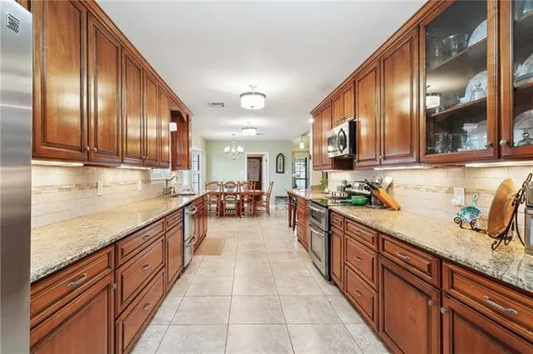 $399,900 | 3404 Lake Des Allemands Drive, Harvey, LA 70058