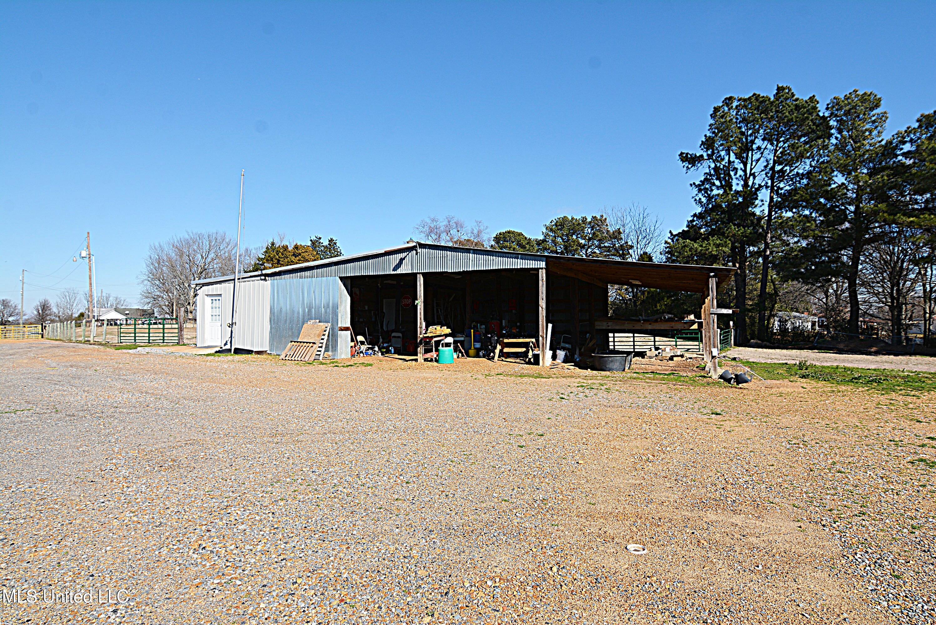 150 Bett Road Coldwater, MS 38618 - Photo 27 of 46 Pole Barn
