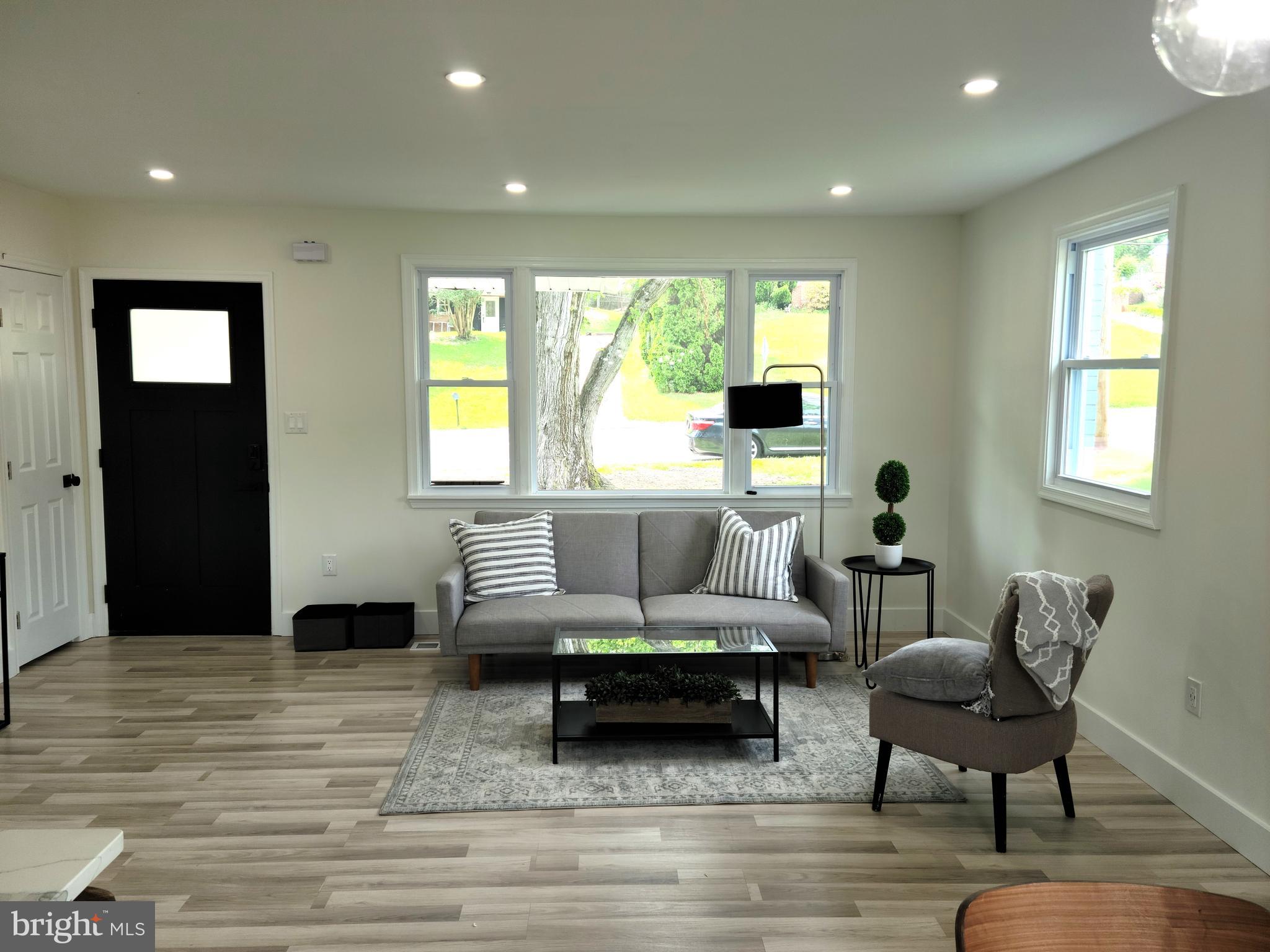 11316 Brandywine Road Clinton, MD 20735 - Photo 2 of 25 Gallery Image 2