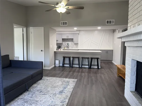 $139,500 | 10555 Turtlewood Court, Unit 2905, Houston, TX 77072