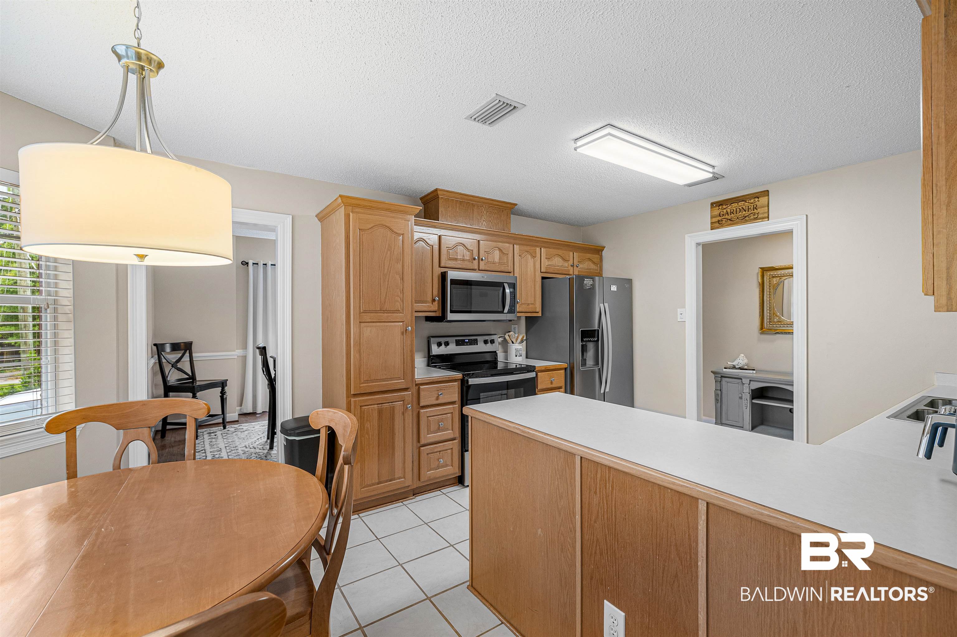 349 Ridgewood Drive Daphne, AL 36526 - Photo 9 of 35 Kitchen with nook