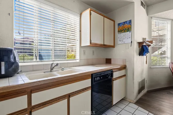 $619,000 | 20 Vía Carino, Rancho Santa Margarita, CA 92688