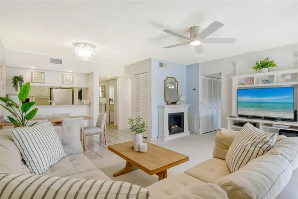 $4,250 | 4616 Ringwood Meadow, Unit 20, Sarasota, FL 34235