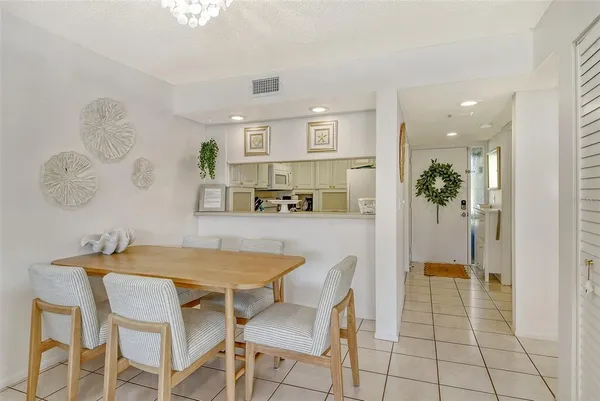 $4,250 | 4616 Ringwood Meadow, Unit 20, Sarasota, FL 34235