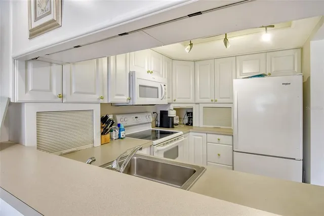 $4,250 | 4616 Ringwood Meadow, Unit 20, Sarasota, FL 34235