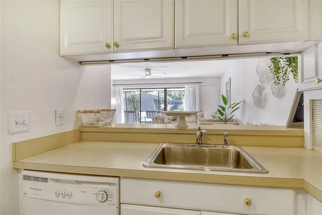 $4,250 | 4616 Ringwood Meadow, Unit 20, Sarasota, FL 34235