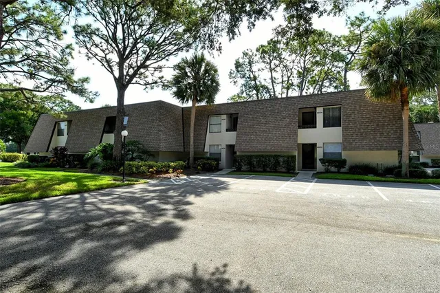 $4,250 | 4616 Ringwood Meadow, Unit 20, Sarasota, FL 34235