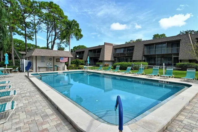 $4,250 | 4616 Ringwood Meadow, Unit 20, Sarasota, FL 34235