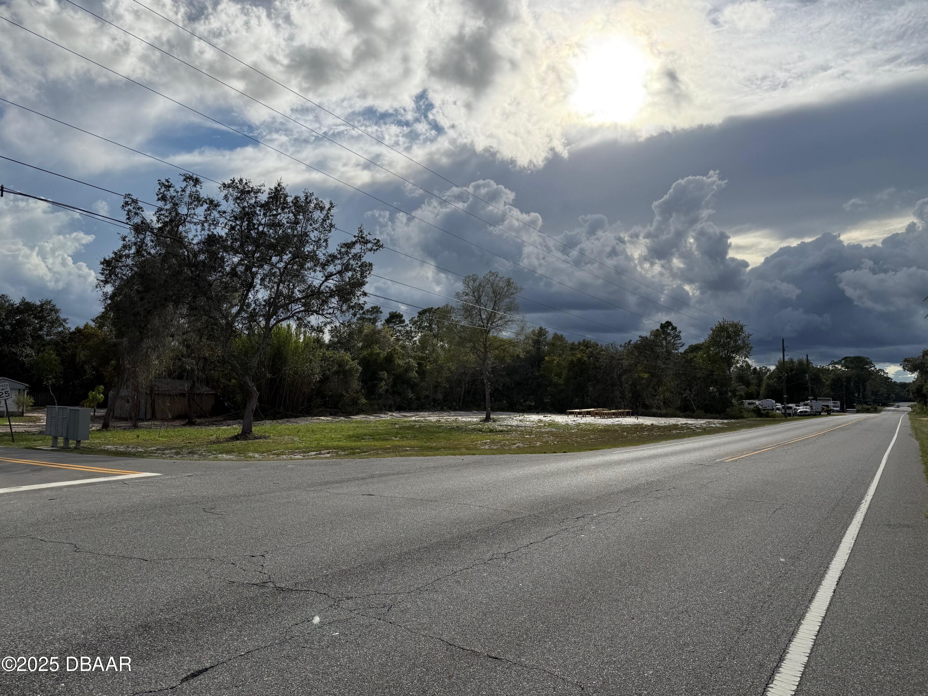 0 County Road Road, Unit COUNTY Umatilla, FL 32784 - Photo 6 of 6 a view of a basketball court
