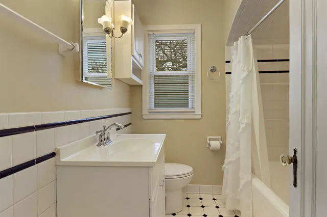 $329,900 | 7619 49th Avenue, Pleasant Prairie, WI 53142