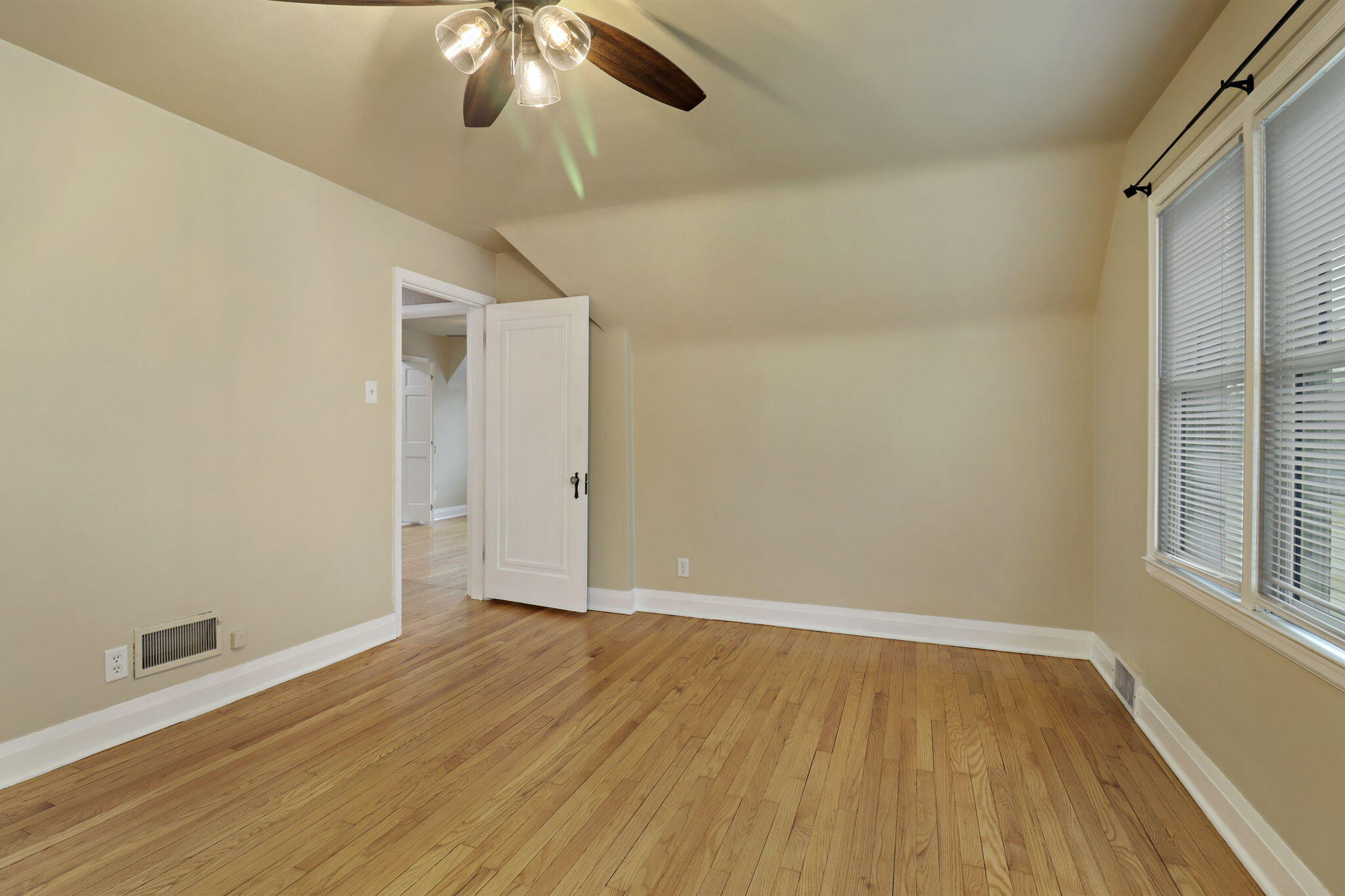 7619 49th Avenue Pleasant Prairie, WI 53142 - Photo 14 of 25 14-web-or-mls-7619 49th Ave, Kenosha, WI