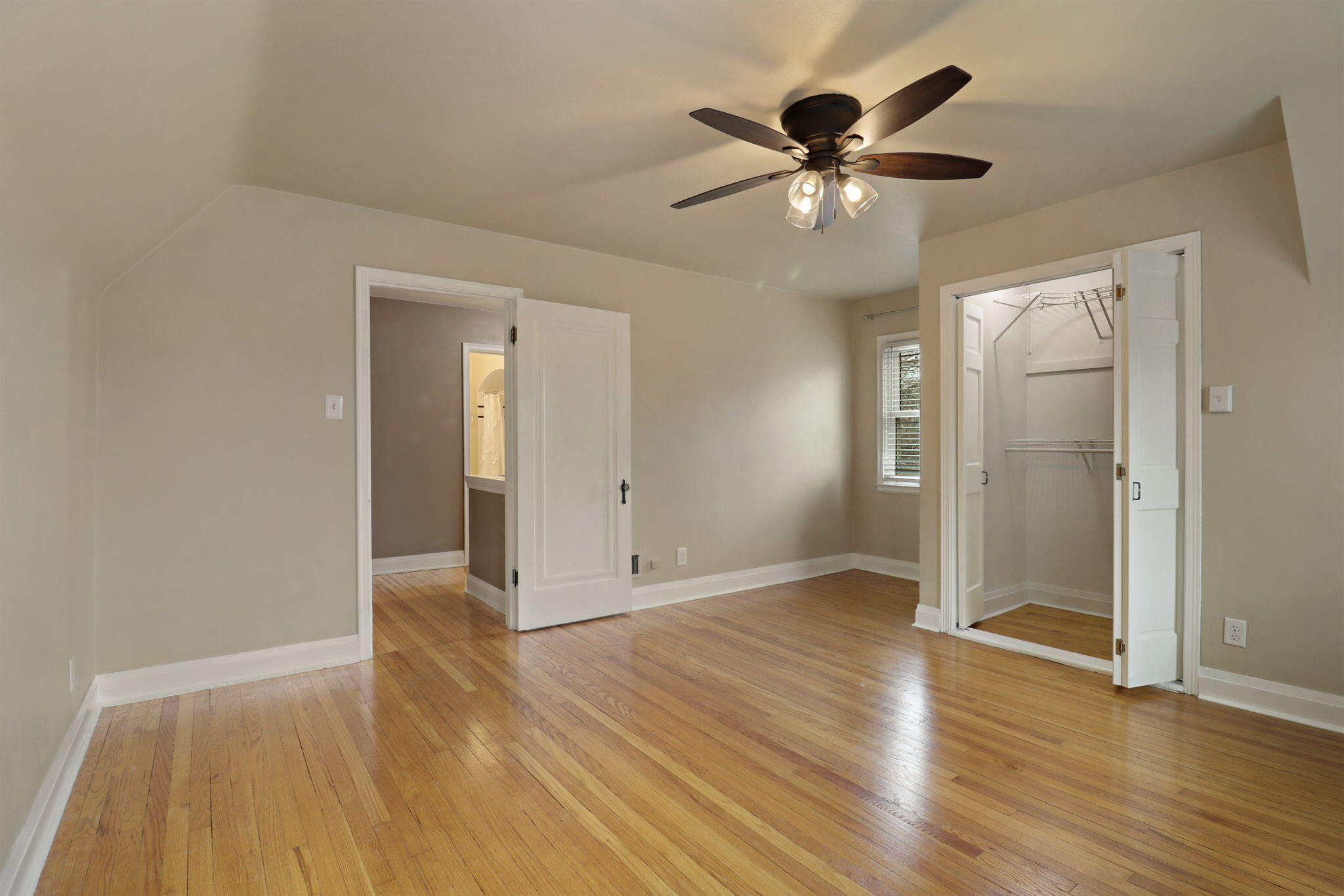 7619 49th Avenue Pleasant Prairie, WI 53142 - Photo 16 of 25 16-web-or-mls-7619 49th Ave, Kenosha, WI